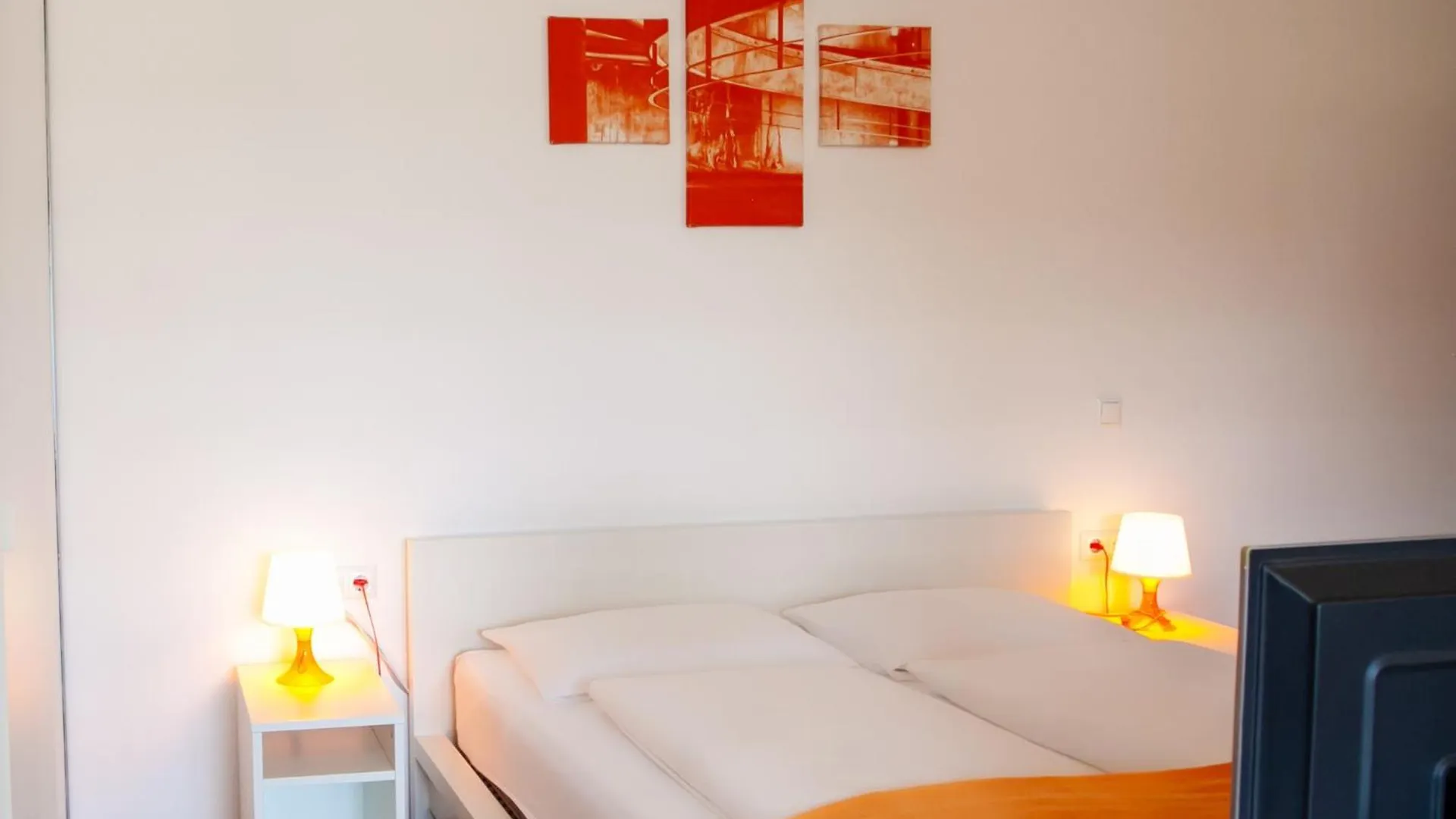 Studios + Graz 3*,  Austria